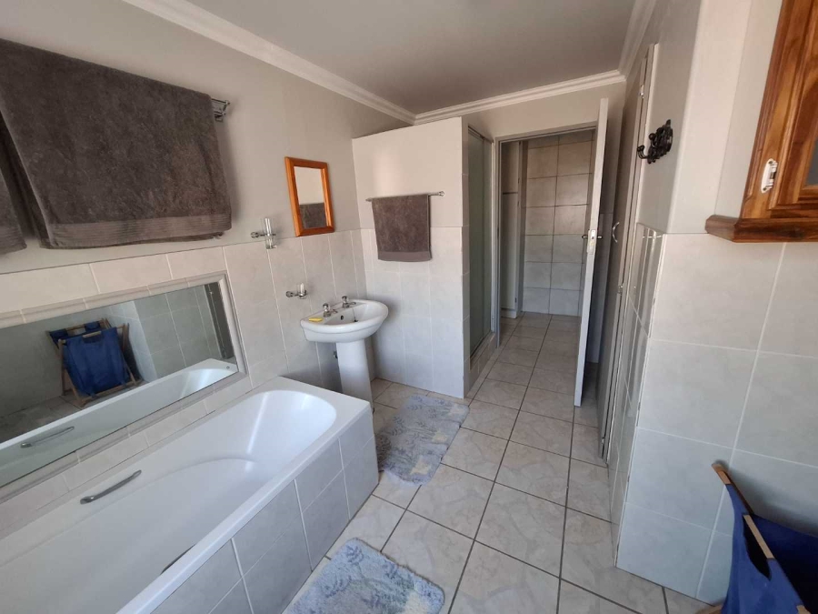 4 Bedroom Property for Sale in Karos Northern Cape